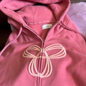 Aritzia sweater , used quite looks like new,